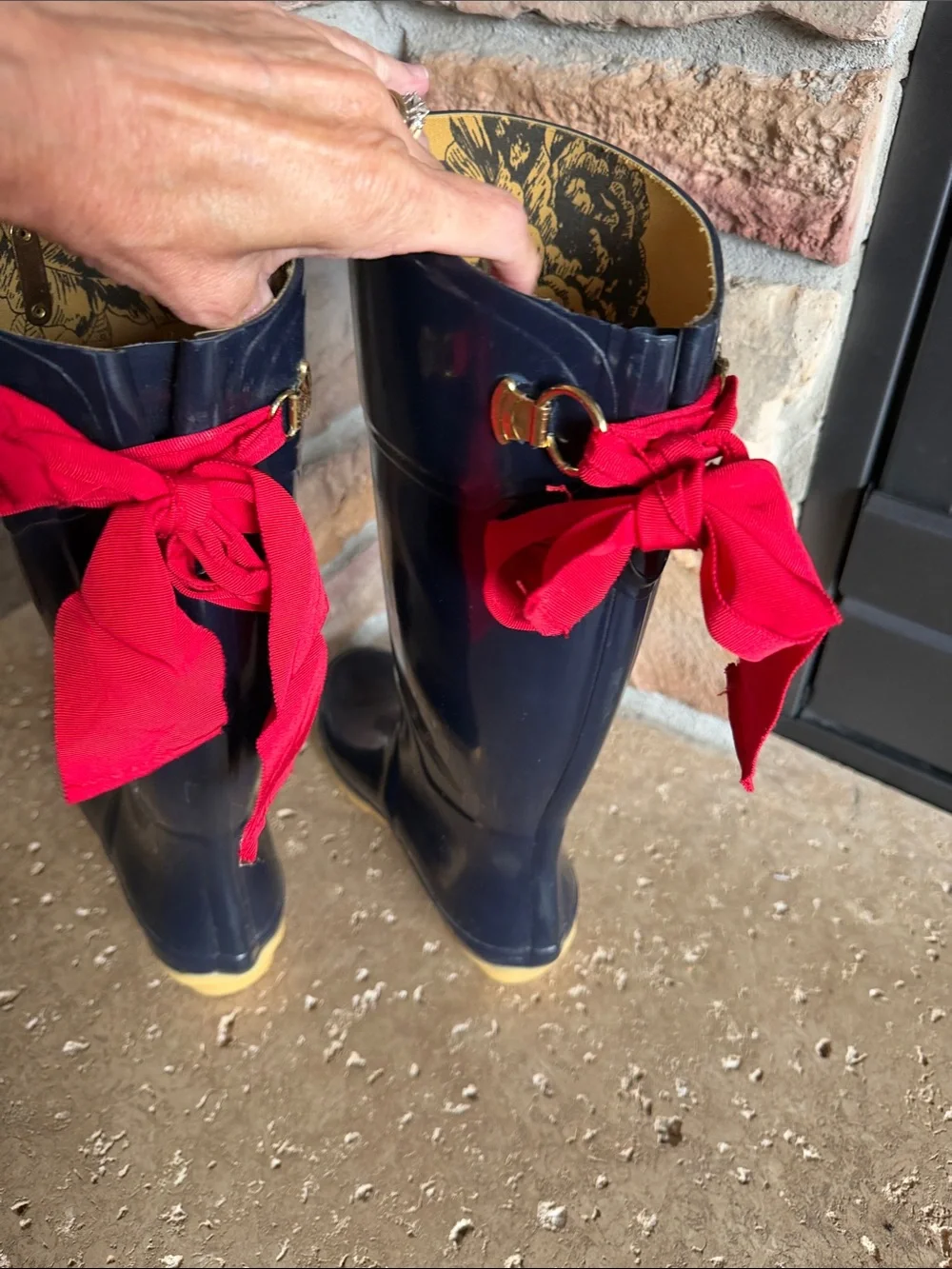 Joules Gloss Navy Tall Rain Boots with Gold Plaque Red Bows Gold Interior sz 7